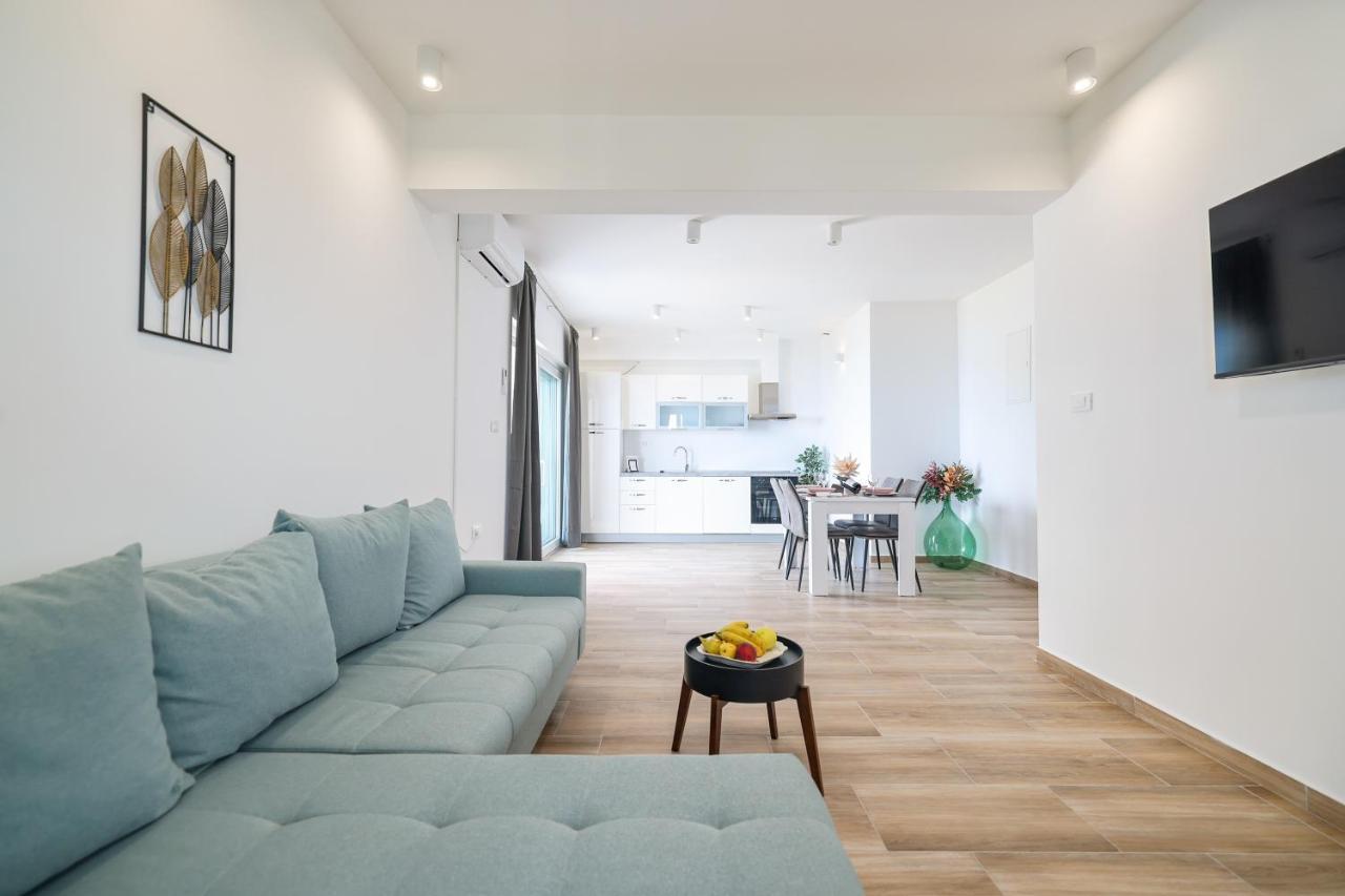 Beachfront Apartments Tic With Seaview Miletici Екстериор снимка