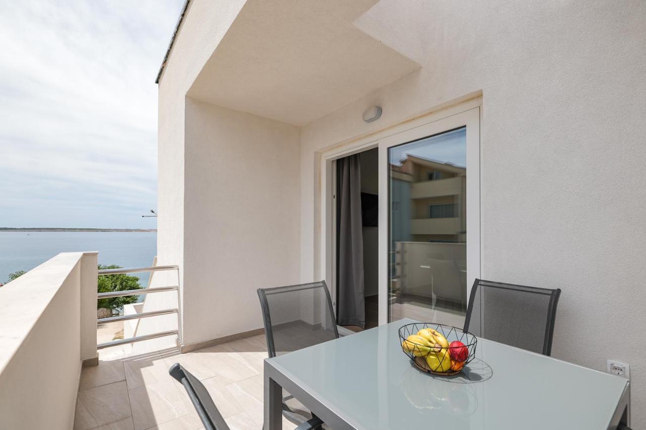 Beachfront Apartments Tic With Seaview Miletici Екстериор снимка