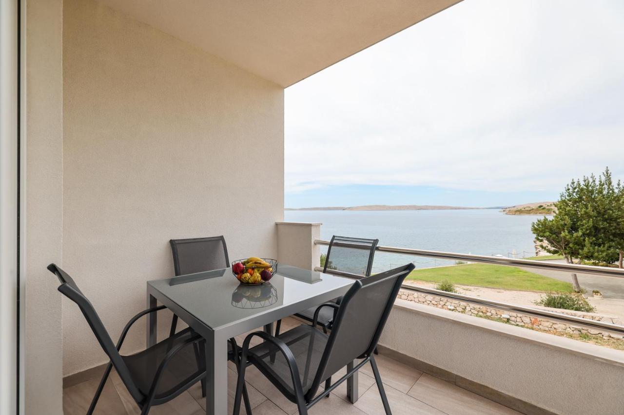 Beachfront Apartments Tic With Seaview Miletici Екстериор снимка