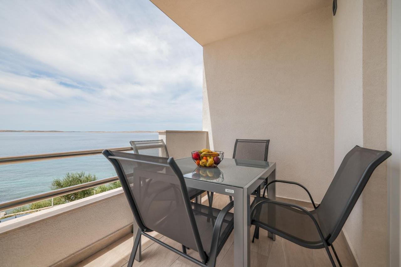 Beachfront Apartments Tic With Seaview Miletici Екстериор снимка