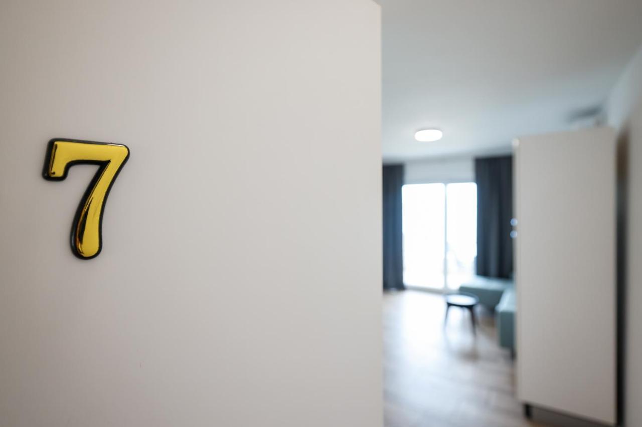 Beachfront Apartments Tic With Seaview Miletici Екстериор снимка