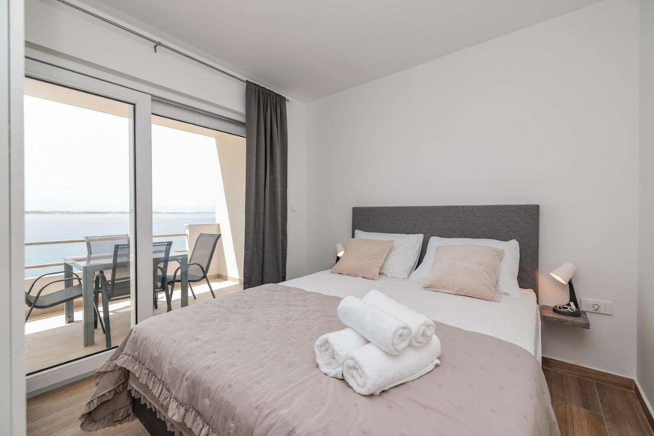 Beachfront Apartments Tic With Seaview Miletici Екстериор снимка
