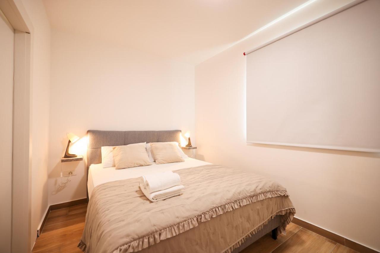 Beachfront Apartments Tic With Seaview Miletici Екстериор снимка