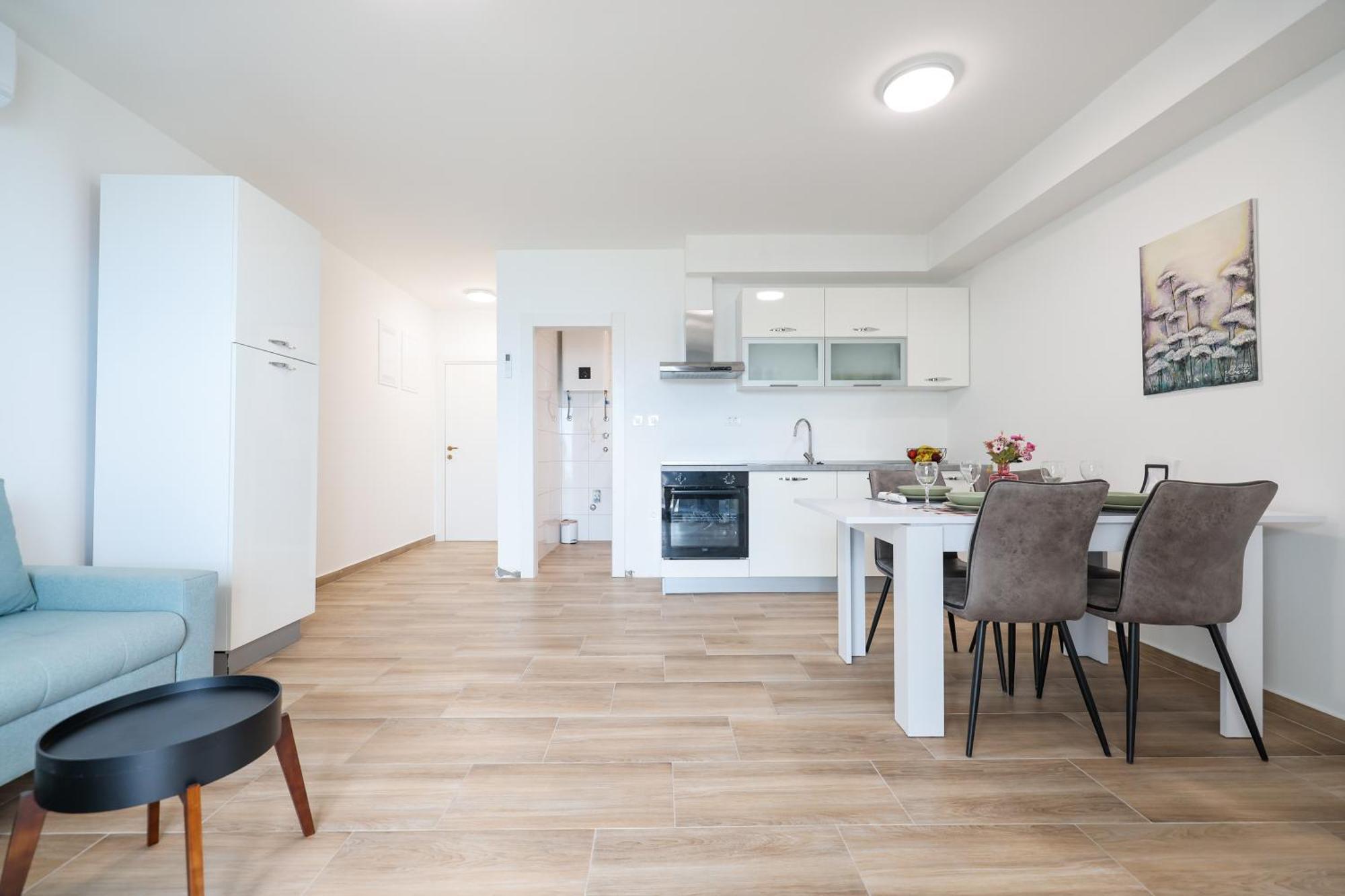 Beachfront Apartments Tic With Seaview Miletici Екстериор снимка