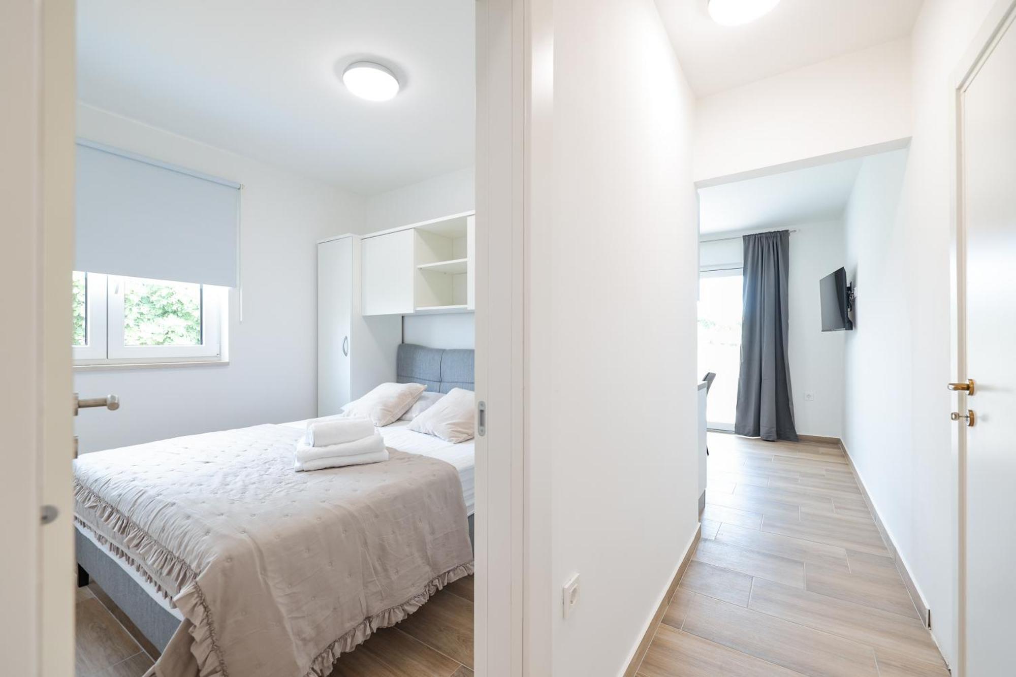 Beachfront Apartments Tic With Seaview Miletici Екстериор снимка