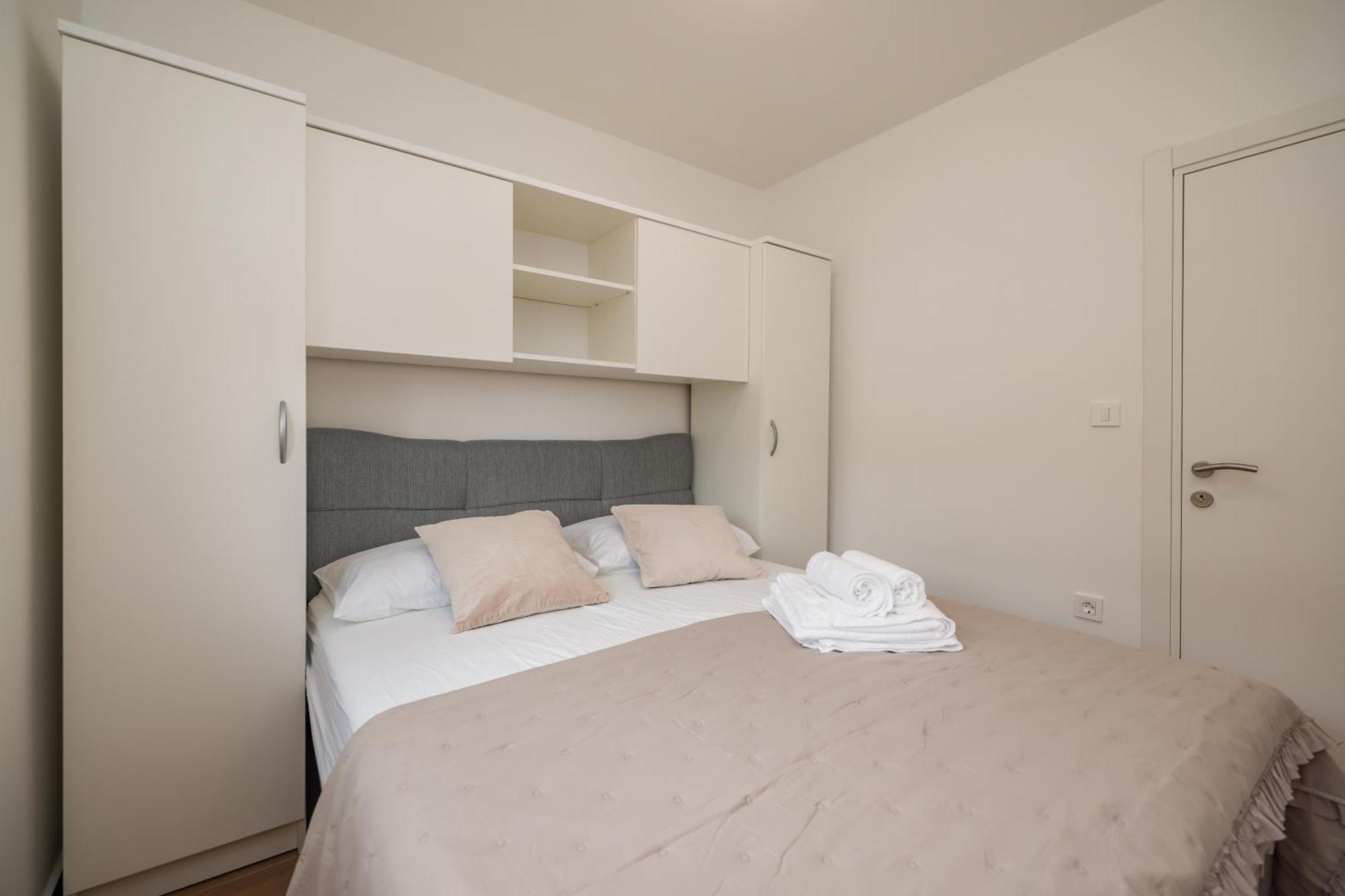 Beachfront Apartments Tic With Seaview Miletici Екстериор снимка