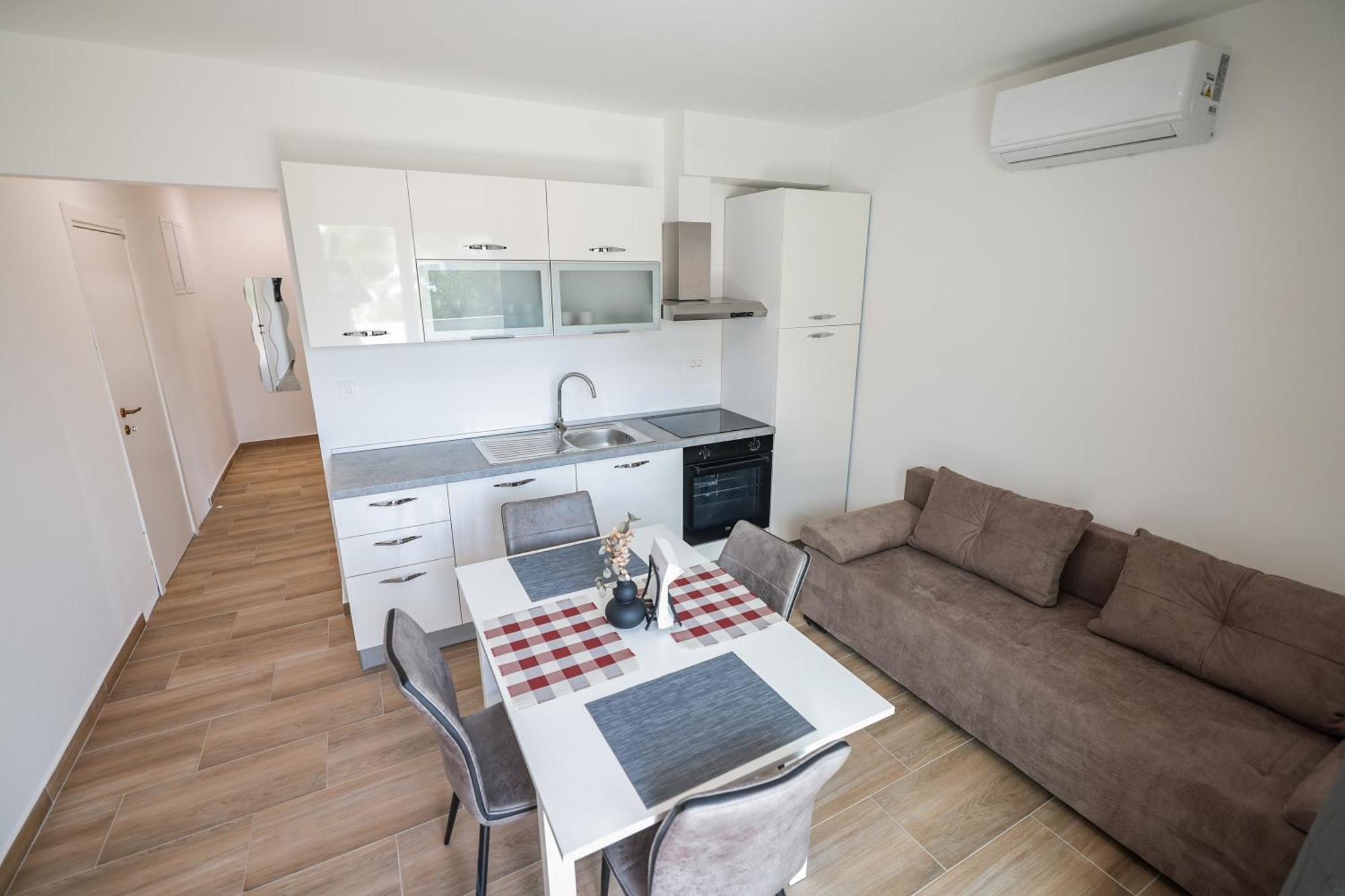 Beachfront Apartments Tic With Seaview Miletici Екстериор снимка
