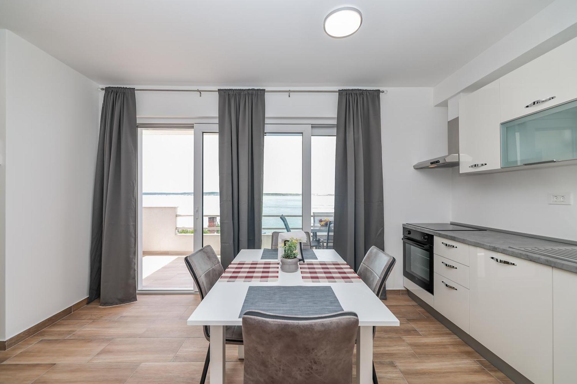 Beachfront Apartments Tic With Seaview Miletici Екстериор снимка